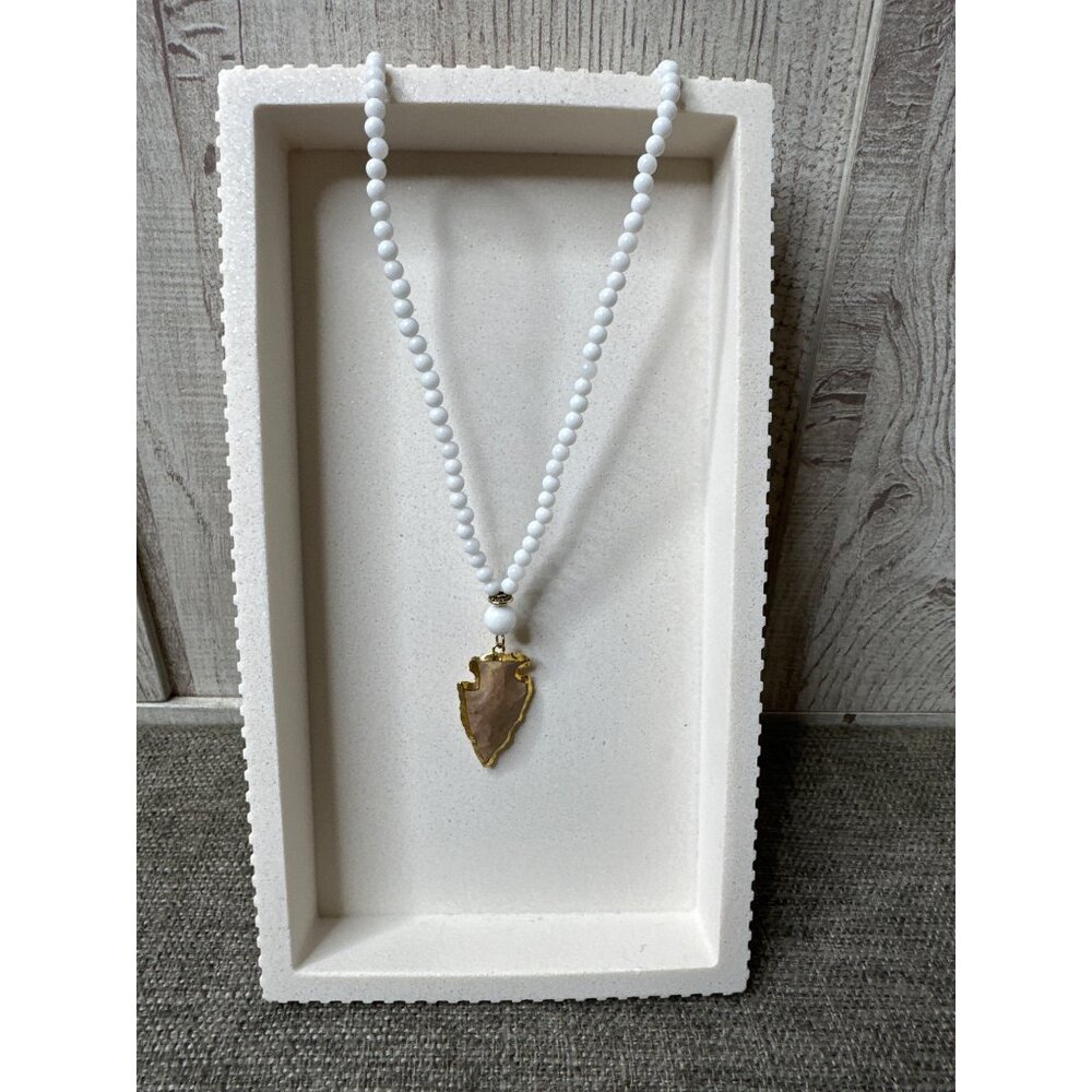 Southwestern White Beaded Necklace w/ Gold Tone Arrowhead Pendant Women Fashion